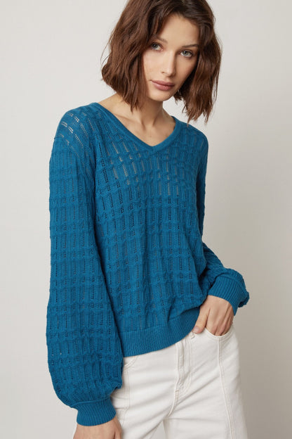 Babette Wavy V