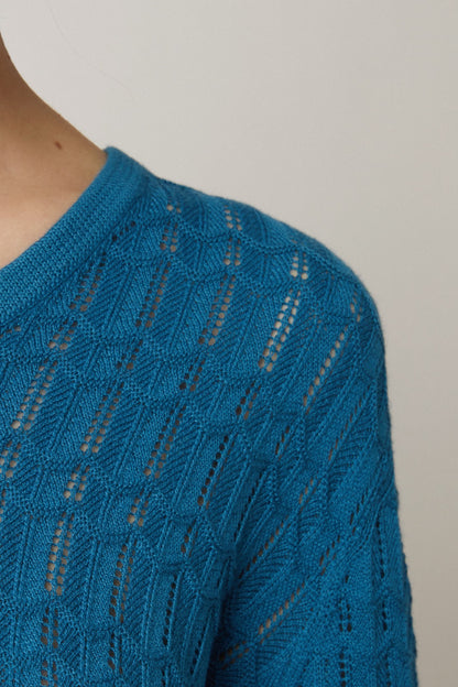 Babette Wavy V